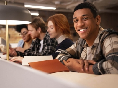 Pare de Apenas Ler: Transforme seus Resultados com o Estudo Ativo