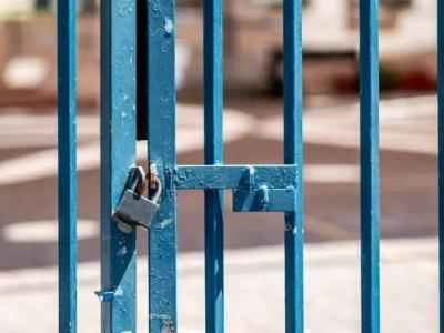 Segurança no Portão: Regras de Ouro para o Embarque e Desembarque